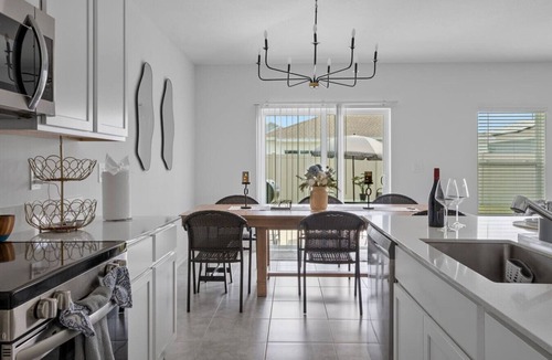 Winter Haven House | Relaxing Oasis 4 Bdr - Alaskan King, Grill & Games