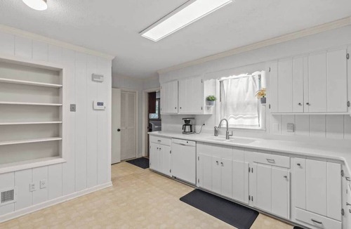Forest Acres House | Relaxing Retreat Near Ft. Jackson & USC – 3 TVs