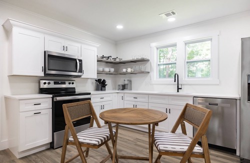 Arnoldsville House | Renovated Cottage on 5 Acres near Athens!