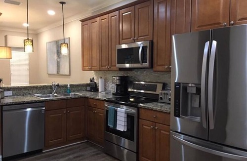 Ole Condo | Resort - Casita in a Quiet Location Luxury Flooring ,Furniture, Covered Lanai!