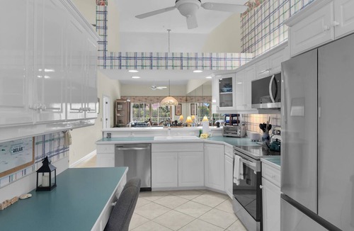 Naples Condo | Resort Living @ Its Finest! Spacious 2 Bed 2 Bath Condo!