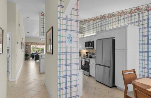 Naples Condo | Resort Living @ Its Finest! Spacious 2 Bed 2 Bath Condo!