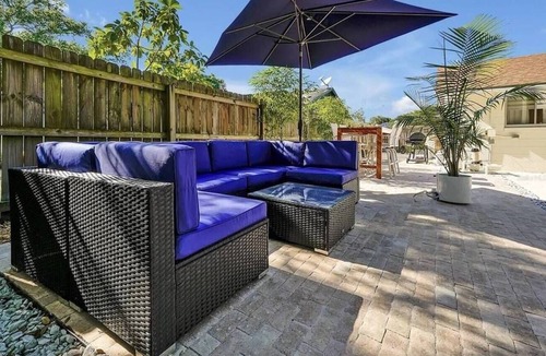 Mill Run House | Resort Pool Home Near Disney | Sleeps 10