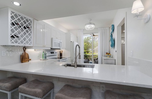 Naples Condo | Resort style 1st Floor Relaxing Coastal Escape Condo Fully remodeled 2BR/2BA