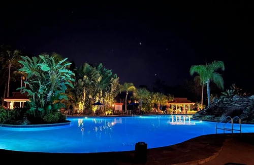 Naples Condo | Resort-style condo - close to beaches and downtown Naples.