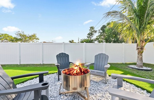 Port Saint Lucie House | Resort-Style Modern Retreat Pet Friendly