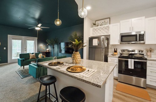 Yulee Apartment | Resort Style - Pool - Gym - Bikes - Screened Lanai - Live the Luxury Life!