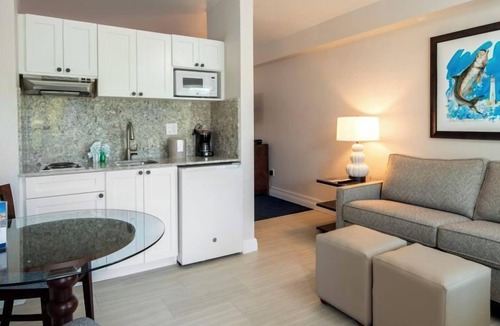St. Pete Beach Hotel | Resort View Studio 2 Queen Beds, 2 Units, RumFish Beach at TradeWinds