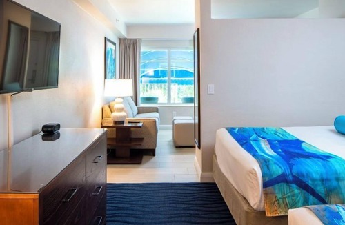 St. Pete Beach Hotel | Resort View Studio 2 Queen Beds, 2 Units, RumFish Beach at TradeWinds