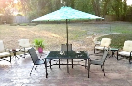 Charleston House | Right Where You Need to Be! Centrally located to all the hotspots in Charleston!