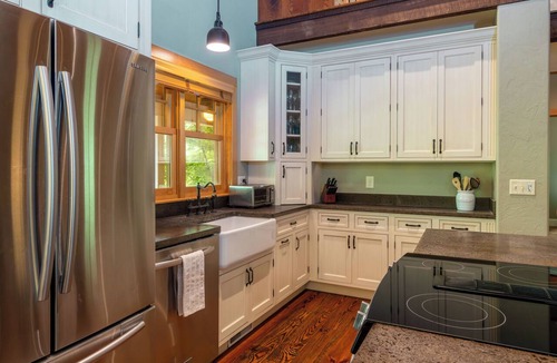 Cullowhee Cottage | River Cat Cottage and Cabin - Private River Access and Close to WCU!