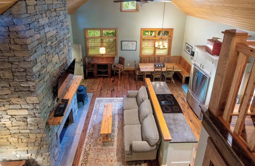 Cullowhee Cottage | River Cats Cottage - Close to Western Carolina University - Private River Access