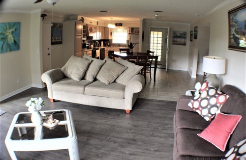 Riverview House | River Jewels and Pearls