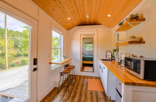 Sylva Apartment | River Rest - Hiking, Fishing, Rafting, and 20 to Smoky Mountains!