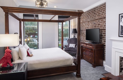 Historic District - North Hotel | River Street Inn