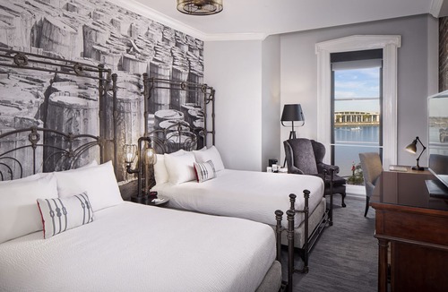 Historic District - North Hotel | River Street Inn