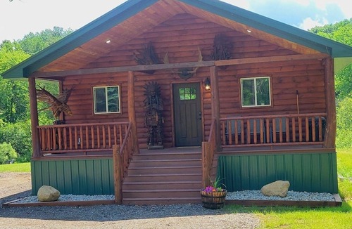 Paris Cabin | Riverfront Deer Cabin
