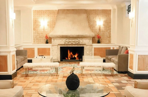 Beverly Heights Hotel | Riverside Hotel | Queen | Old Florida Charm, River Pool, Water Taxi