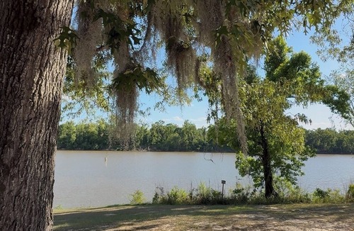 Uvalda Cottage | Riverview cottage by Altamaha River in Uvalda - Perfect for a getaway