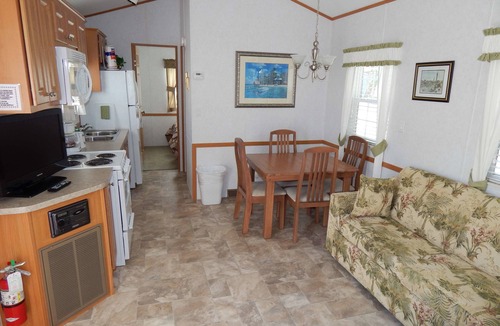 Fort Pierce Cabin | Road Runner Travel Resort - Caravan Park