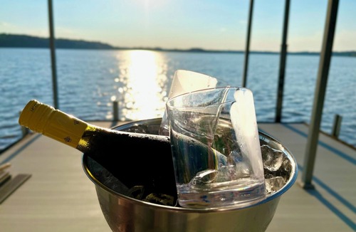 Big Sandy Cottage | ROC'nDOCK - Lakefront Cottage with Dock, Kayaks, & Club Car