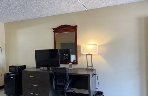 Walterboro Hotel | Rodeway Inn Walterboro I-95