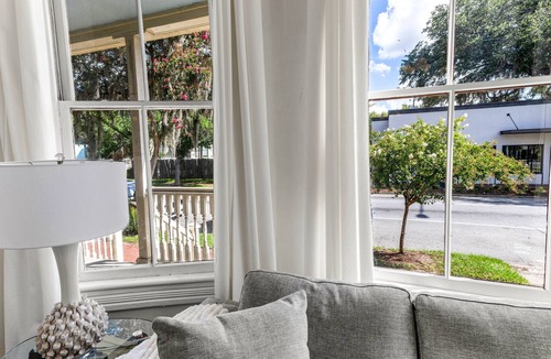 Thomas Square Apartment | Romantic 1BR Walk to Forsyth and SCAD Retreat