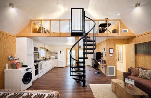 Martin Cabin | Romantic Cabin: Hot Tub, Fire Pit, Indoor & Outdoor Living, EV Charger