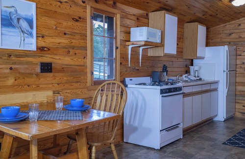 Walker Cabin | Romantic Lakefront Cabin –Lux 1-BRM King Bed, Beachside @ Adventure North Resort