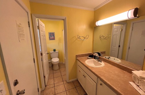Topsail Beach Hotel | Room #311 Standard 1 King Bed Pets Yes