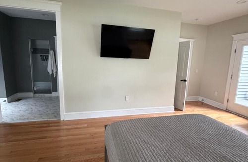 Midlothian Hotel | Room in private house for Rent in Nice Neighborhood