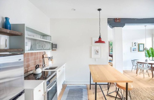 Yamacraw Village Condo | Roomy Two Bedroom Walkable to Everything Downtown