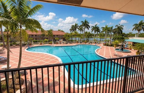 Royal Palm Beach Hotel | Royal Inn Hotel