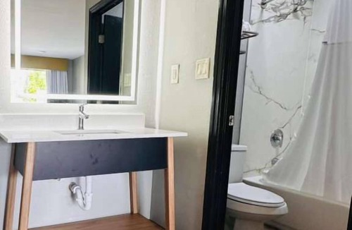 Richmond Hill Hotel | Royal Inn Richmond Hill- Savannah I-95