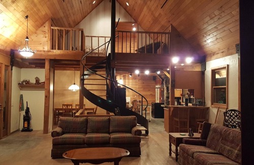 Cullowhee Cabin | Rustic Mountain Cabin Getaway