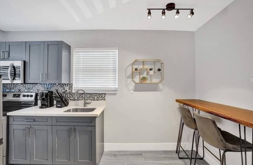 Poinciana Park Apartment | Rustic Retreats Beachy 1BR in Fort Lauderdale