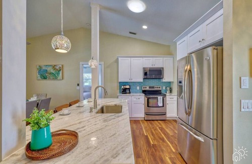 Long Meadow House | SALT Pool, Golf, Master Suite, Near Sandy Beaches