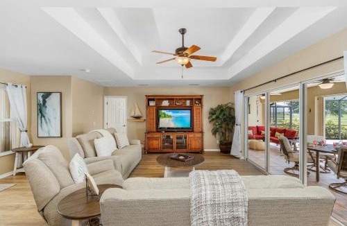 Mariner Villa | Saltwater Pool & Gas Grill: Cape Coral Oasis!