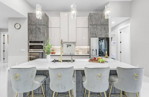 Trafalgar House | Saltwater Pool, Game Room & Canal-View Escape - Gold Coast Getaway - Roelens