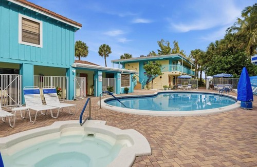 Palm Beach Shores Hotel | Sand Dune Shores
