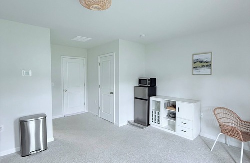 Southeast Raleigh Apartment | Sandy Haven: A Luxe Retreat Near Downtown Raleigh