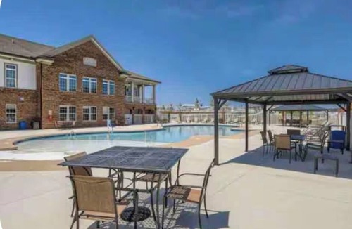 Southeast Raleigh Apartment | Sandy Haven: A Luxe Retreat Near Downtown Raleigh