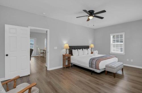Newberry Shores House | Sandy Sunset Point 2 Kayaks