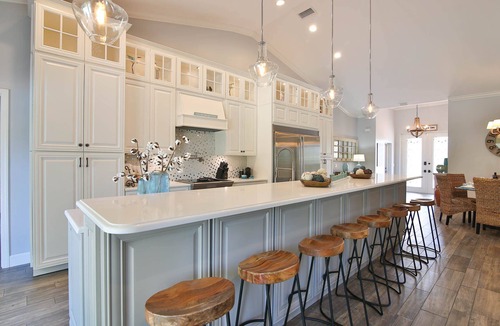 Bradenton House | Sandy Toes - Luxury Awaits! 2 Min Walk to Palma Sola Bay, 10 Min Drive to AMI