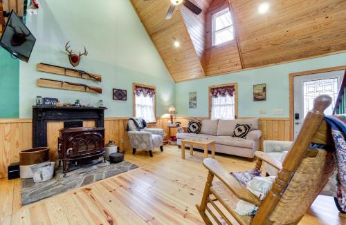 Robbinsville House | Santeetlah Lake Retreat w/Dock: Walk to Water!