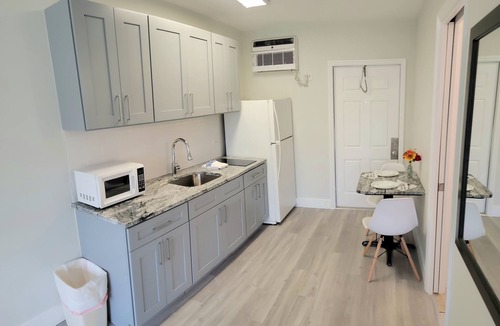 Treasure Island Hotel | Satellite Motel - Sea La Vie 103