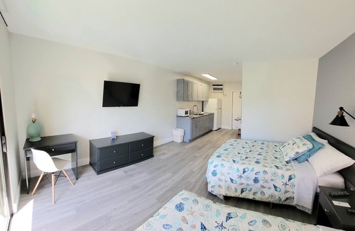 Treasure Island Hotel | Satellite Motel - Sea La Vie 103