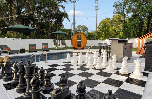 Whitemarsh Island House | SAUNA Pool Giant Chess Islands Home Mother in Law Suite Fully Fenced
