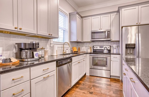 Midtown House | Savannah Escape Near Forsyth with Fire Pit & Private Parking