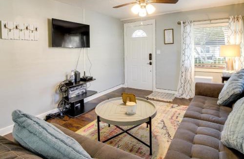 Midtown House | Savannah Home w/Yard ~ 3 Mi to Downtown!